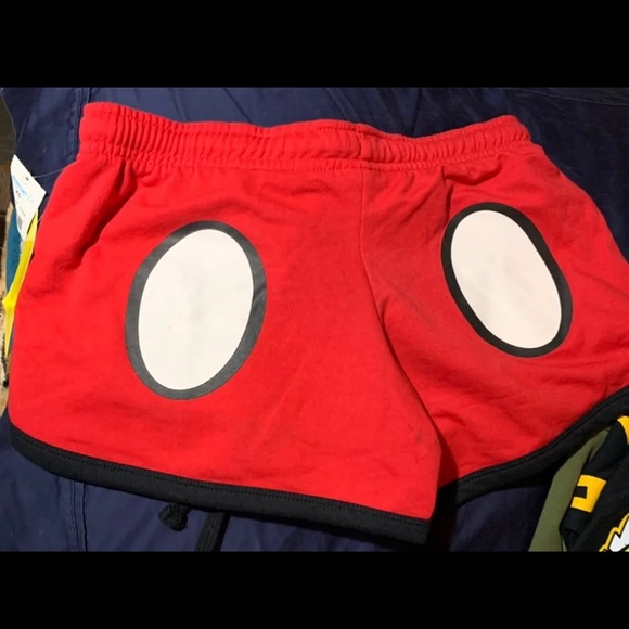 Disney’s Minnie Mouse licensed ball cap & shorts - Picture 5 of 5
